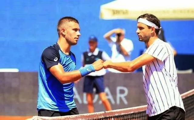 A赛场上 A赛场上